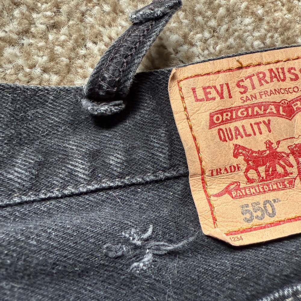 Black Levi's Denim Jean Shorts - Picture 4 of 6